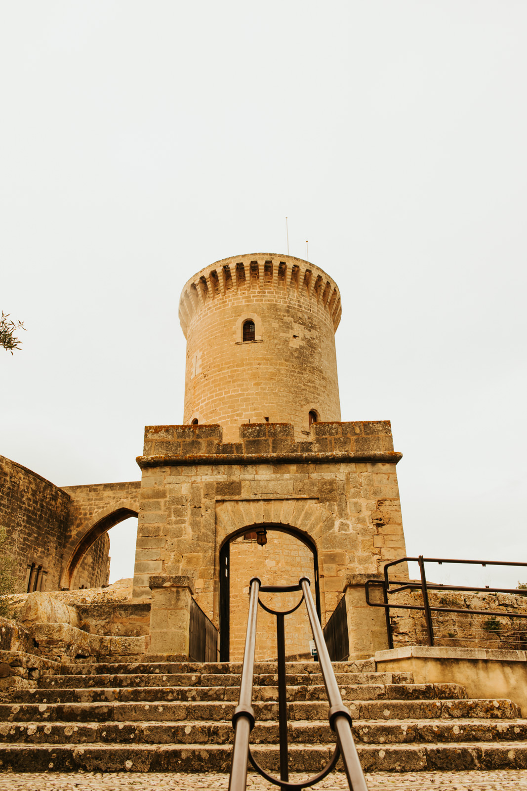 Das Castell de Bellver nach den Stufen.