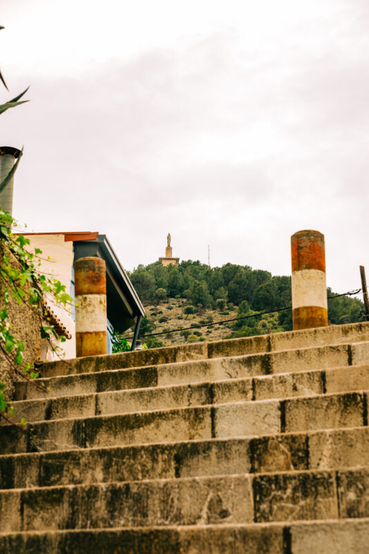 Treppen mit Statur im Hintergrund Palma